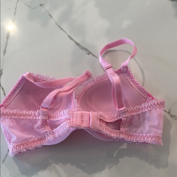 Victoria’s Secret Bra 32A - Picture 2 of 4